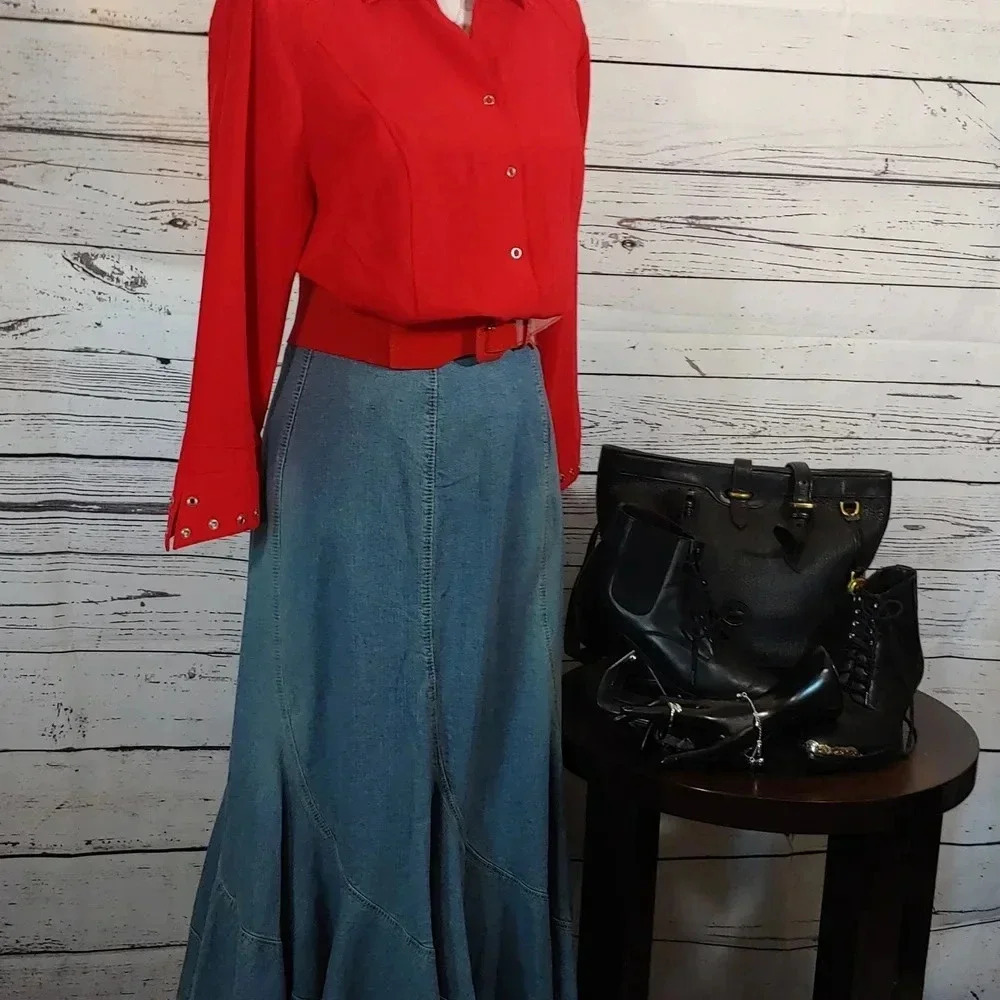 Vintage denim skirt by live a little size 10 - Picture 4 of 7